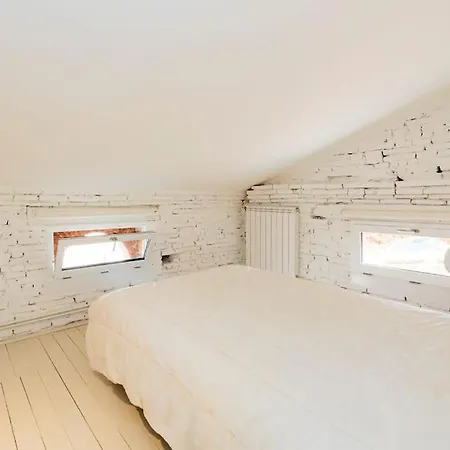 Holiday home Maison De Caractere - Brique Rouge